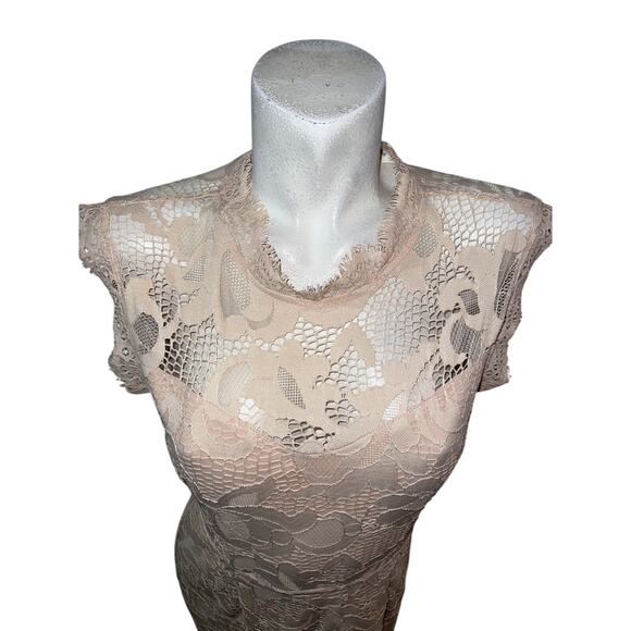 New SANS Souci Dress Size L Nude Pink Lace Sleeveless High Neck Lined Cocktail - Picture 2 of 7